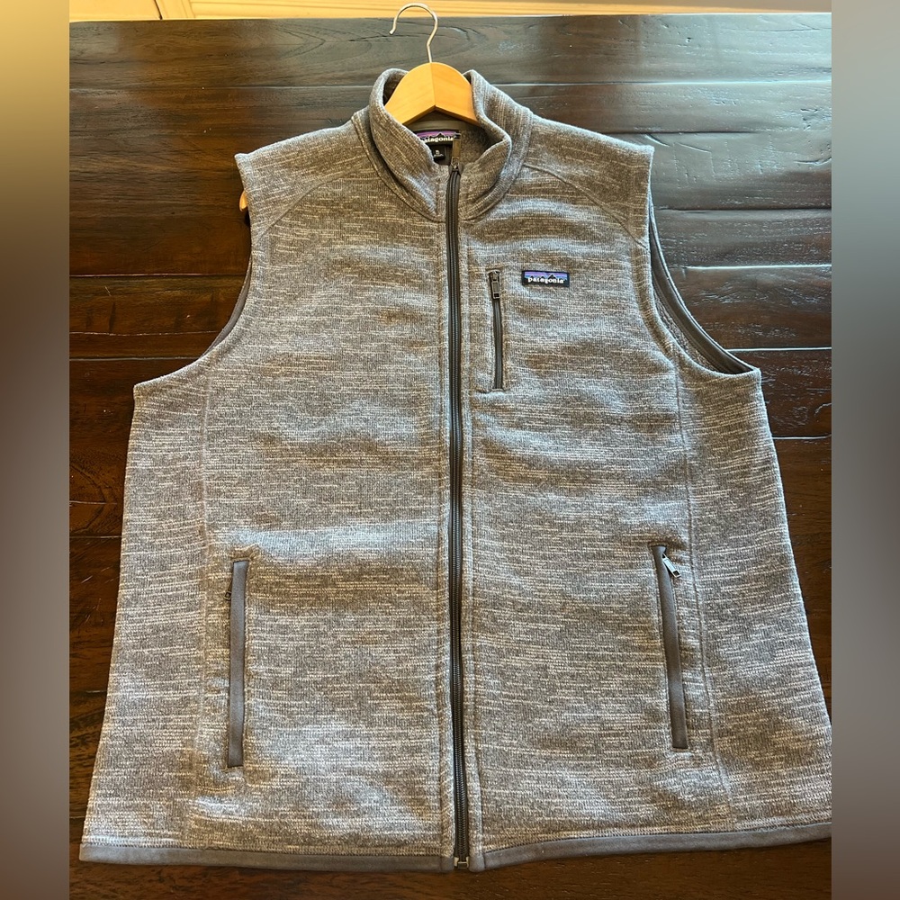 Patagonia zip up vest - Men’s XL - Grey - comfortable